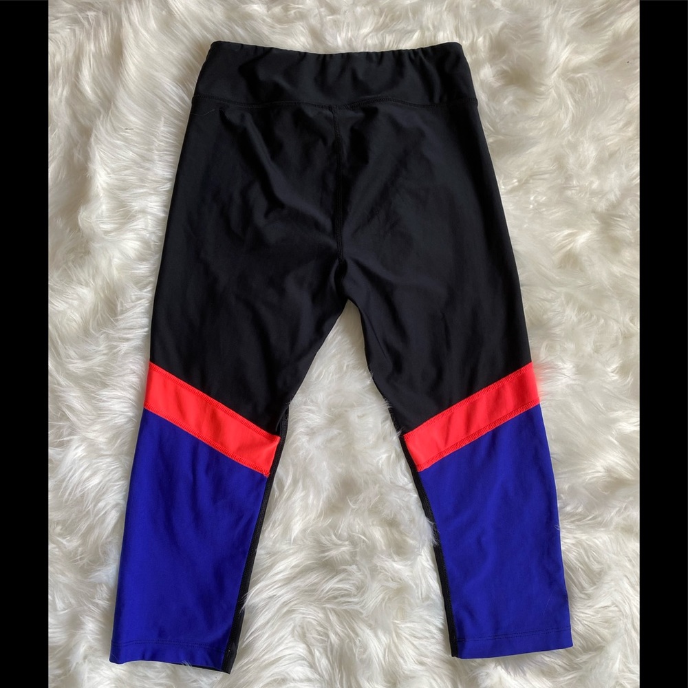 Under Armour Heat Gear Compression Cropped Leggings - Picture 2 of 6
